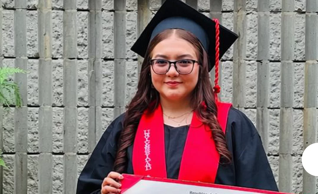 ¡Celebramos a nuestra primera becada graduada!