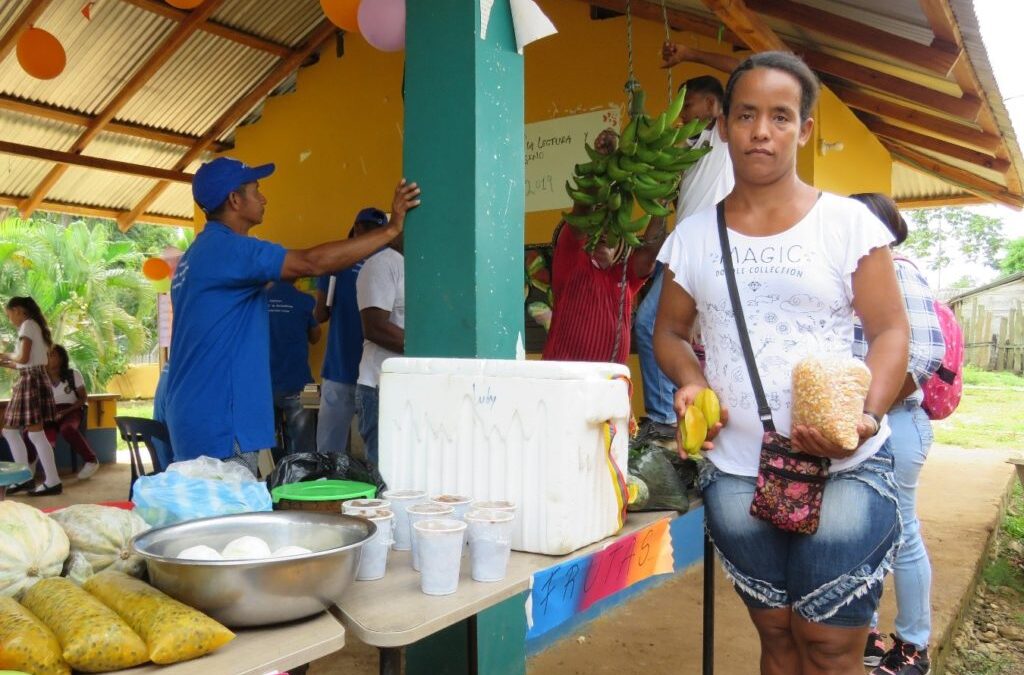 La Alianza para el Desarrollo – Colectivo AFE apoya la “Feria de Promoción de Lectura y Mercado Campesino” en Siete Vueltas